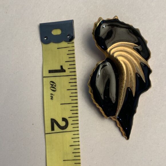 1980s Pierced Earrings, Large Black Enamel Abstract Leaf or Flame Earring - Picture 3 of 3